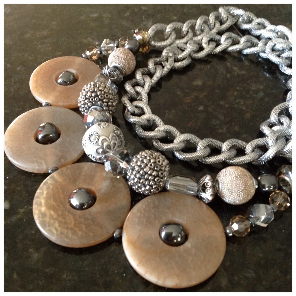 Agate Crystals Necklace - Picture 7 of 8